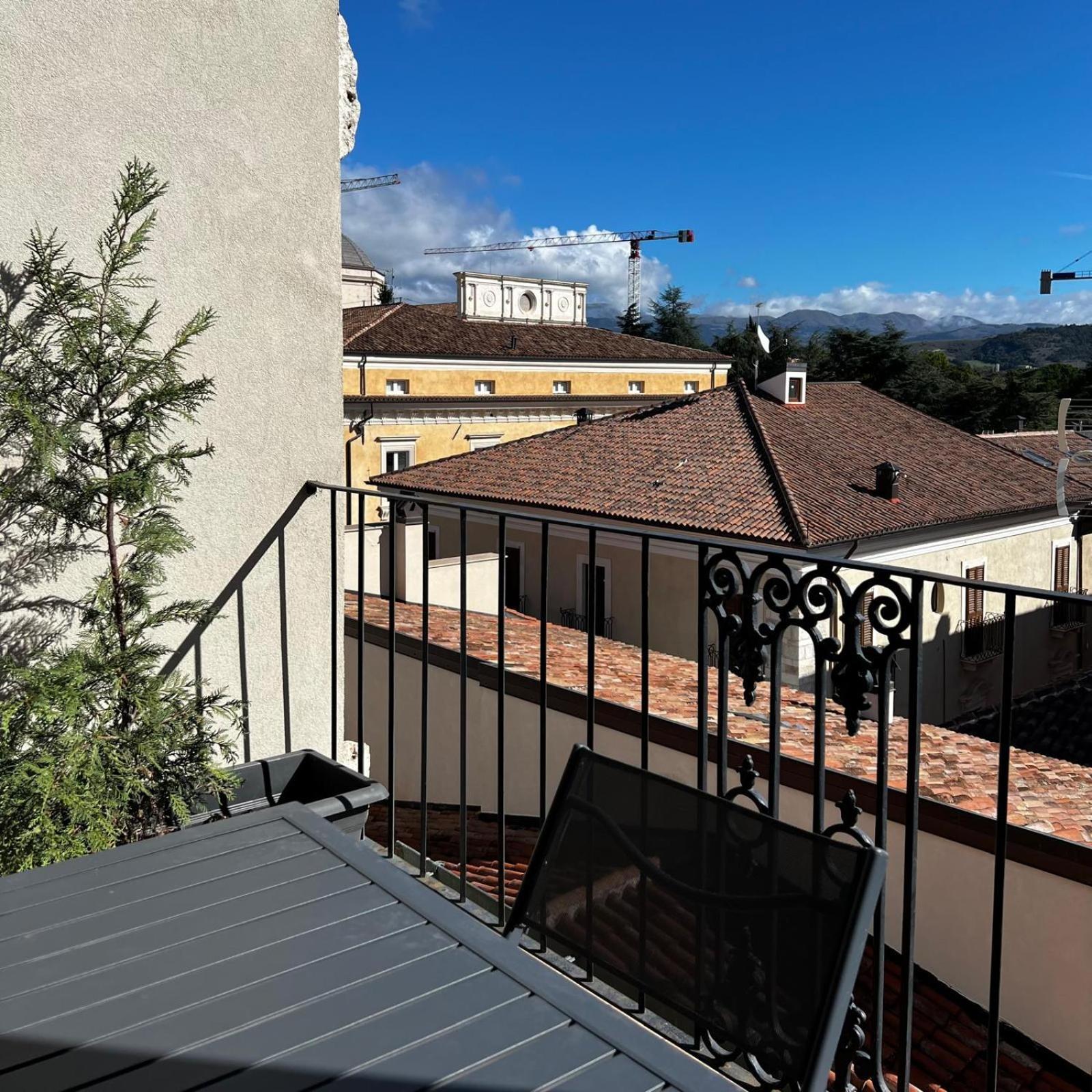 Antica Dimora San Crisante - Centro Storico Apartamento LʼAquila Exterior foto